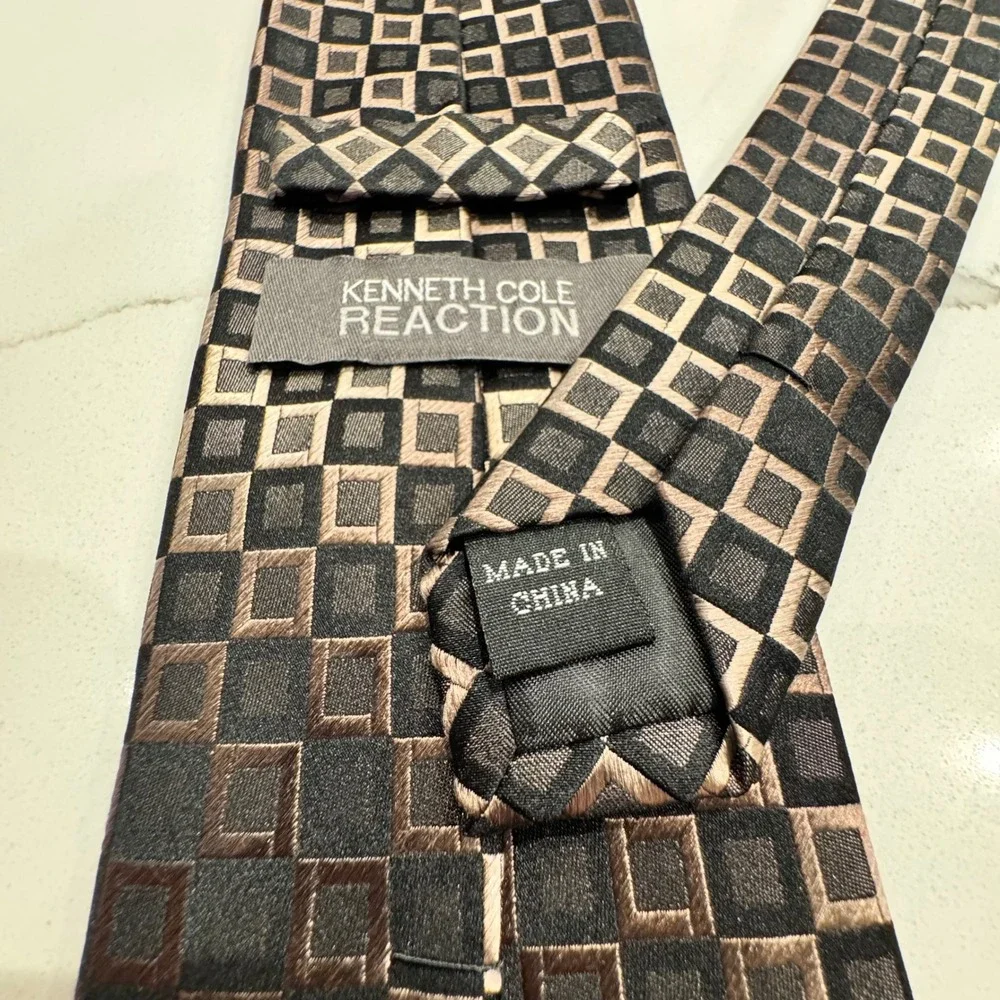 Kenneth Cole Reaction Men Silk Necktie Black Bronze Geometric Square Pattern Tie